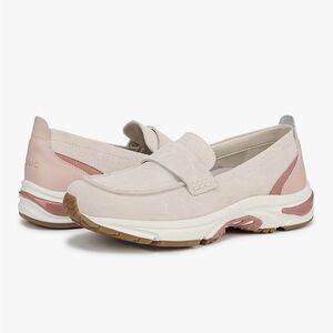 Vionic Womens 23walk Loafer Walking Shoes in cream suede